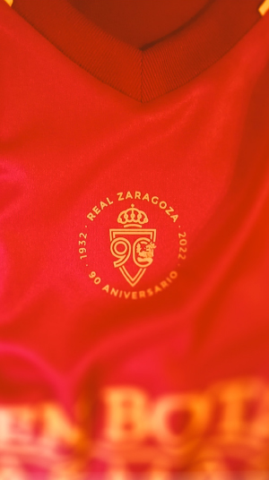 camiseta-con-el-logo-real-zaragoza